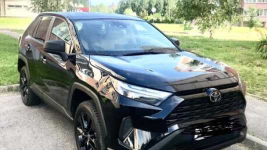 Toyota RAV4 V (XA50), 2023, пробег 30000 км Toyota RAV4 V (XA50), 2023, пробег 30000 км