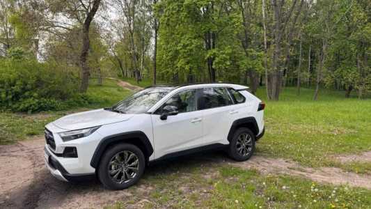 Toyota RAV4 V (XA50)