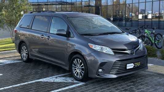 Toyota Sienna III (XL30) 2-й рестайлинг