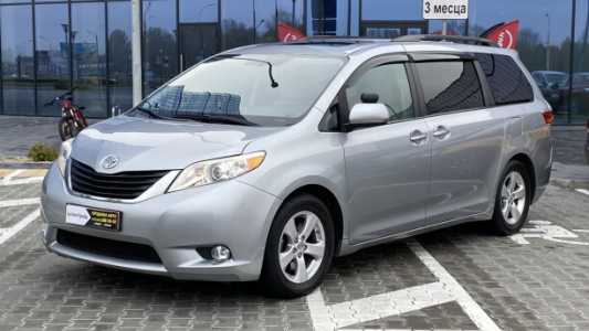 Toyota Sienna III (XL30) Рестайлинг, 2016, пробег 95232 км Toyota Sienna III (XL30) Рестайлинг, 2016, пробег 95232 км