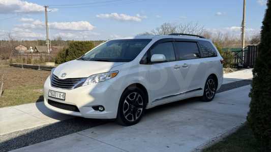 Toyota Sienna III (XL30) Рестайлинг