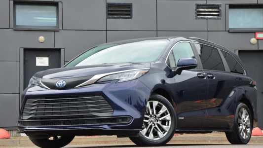 Toyota Sienna IV (XL40)