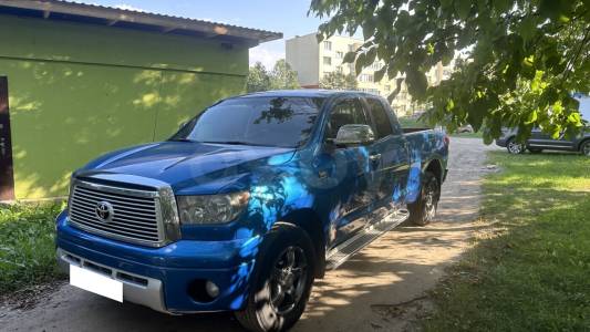 Toyota Tundra II