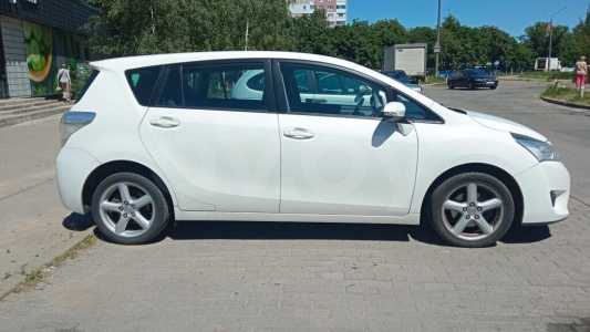 Toyota Verso I Рестайлинг