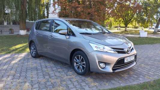 Toyota Verso I Рестайлинг