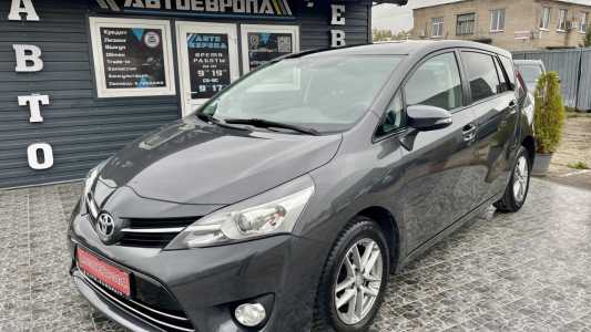 Toyota Verso I Рестайлинг