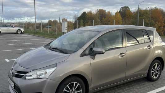 Toyota Verso I Рестайлинг