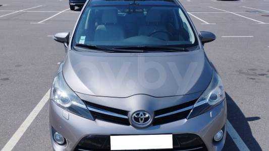 Toyota Verso I Рестайлинг