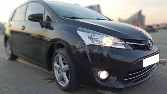 Toyota Verso I Рестайлинг