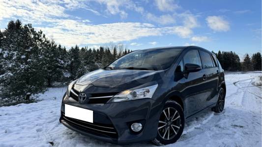 Toyota Verso I Рестайлинг