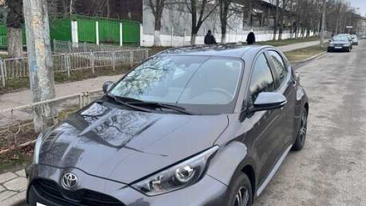 Toyota Yaris IV (XP210), 2021, пробег 64000 км Toyota Yaris IV (XP210), 2021, пробег 64000 км