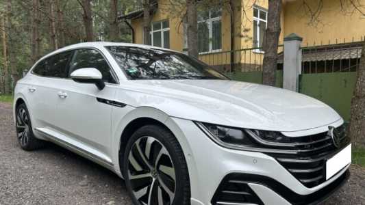 Volkswagen Arteon I Рестайлинг, 2021, пробег 120000 км Volkswagen Arteon I Рестайлинг, 2021, пробег 120000 км