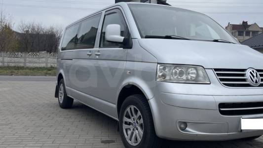 Volkswagen Caravelle T5