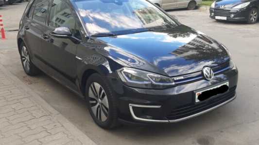 Volkswagen e-Golf VII Рестайлинг, 2017, пробег 160000 км Volkswagen e-Golf VII Рестайлинг, 2017, пробег 160000 км