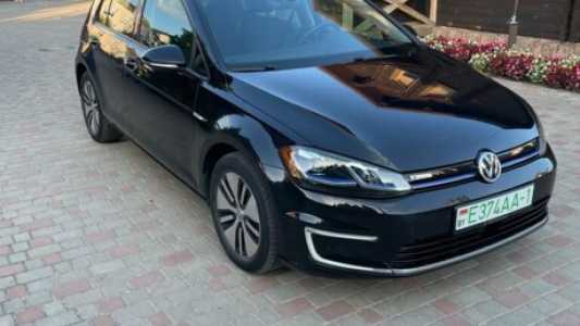 Volkswagen e-Golf VII Рестайлинг, 2018, пробег 68000 км Volkswagen e-Golf VII Рестайлинг, 2018, пробег 68000 км