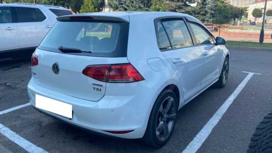 Volkswagen Golf VII