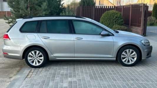 Volkswagen Golf VII Рестайлинг, 2017, пробег 201000 км Volkswagen Golf VII Рестайлинг, 2017, пробег 201000 км