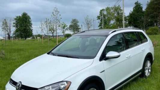 Volkswagen Golf VII Рестайлинг, 2017, пробег 71000 км Volkswagen Golf VII Рестайлинг, 2017, пробег 71000 км