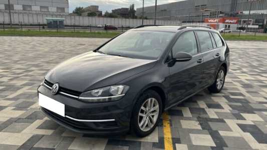 Volkswagen Golf VII Рестайлинг, 2018, пробег 220000 км Volkswagen Golf VII Рестайлинг, 2018, пробег 220000 км