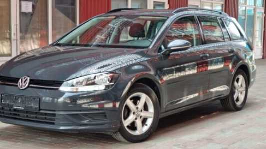 Volkswagen Golf VII Рестайлинг, 2019, пробег 166000 км Volkswagen Golf VII Рестайлинг, 2019, пробег 166000 км