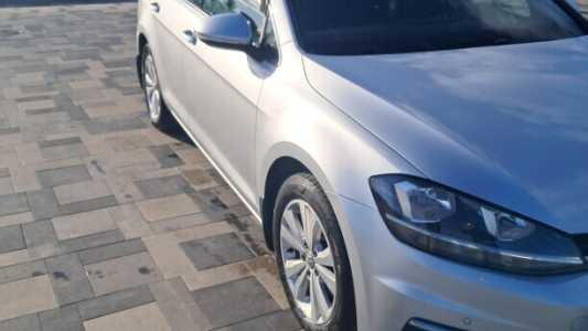 Volkswagen Golf VII Рестайлинг, 2019, пробег 170300 км Volkswagen Golf VII Рестайлинг, 2019, пробег 170300 км