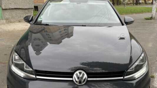 Volkswagen Golf VII Рестайлинг, 2019, пробег 199900 км Volkswagen Golf VII Рестайлинг, 2019, пробег 199900 км