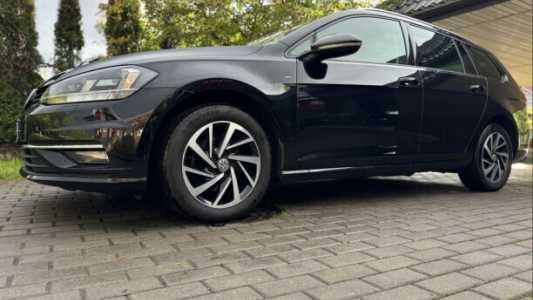 Volkswagen Golf VII Рестайлинг, 2019, пробег 221000 км Volkswagen Golf VII Рестайлинг, 2019, пробег 221000 км