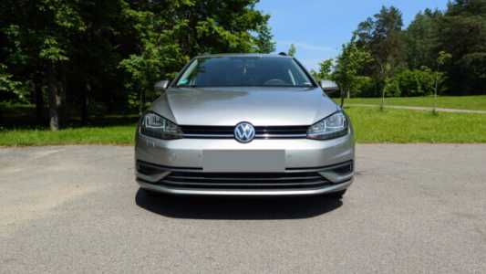 Volkswagen Golf VII Рестайлинг, 2019, пробег 241000 км Volkswagen Golf VII Рестайлинг, 2019, пробег 241000 км