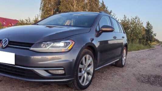 Volkswagen Golf VII Рестайлинг, 2019, пробег 40000 км Volkswagen Golf VII Рестайлинг, 2019, пробег 40000 км