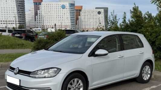 Volkswagen Golf VII Рестайлинг, 2019, пробег 64000 км Volkswagen Golf VII Рестайлинг, 2019, пробег 64000 км