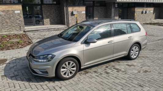 Volkswagen Golf VII Рестайлинг, 2020, пробег 168924 км Volkswagen Golf VII Рестайлинг, 2020, пробег 168924 км