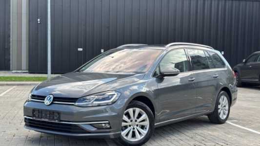 Volkswagen Golf VII Рестайлинг, 2020, пробег 174000 км Volkswagen Golf VII Рестайлинг, 2020, пробег 174000 км