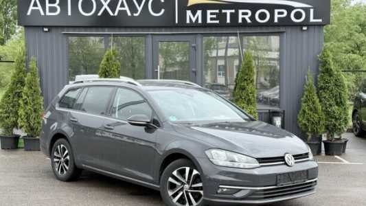 Volkswagen Golf VII Рестайлинг, 2020, пробег 176000 км Volkswagen Golf VII Рестайлинг, 2020, пробег 176000 км