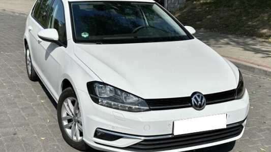 Volkswagen Golf VII Рестайлинг, 2020, пробег 182000 км Volkswagen Golf VII Рестайлинг, 2020, пробег 182000 км