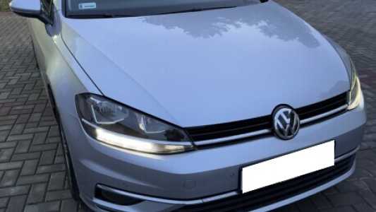 Volkswagen Golf VII Рестайлинг, 2020, пробег 215000 км Volkswagen Golf VII Рестайлинг, 2020, пробег 215000 км