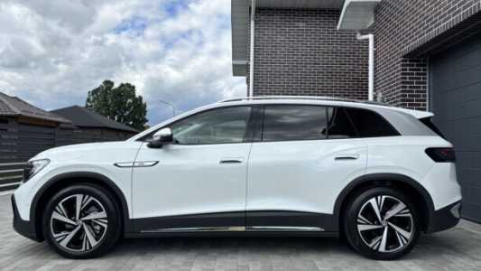 Volkswagen ID.6 , 2023, пробег 24000 км