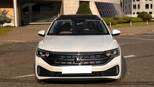 Volkswagen Jetta VII Рестайлинг, 2022, пробег 48900 км Volkswagen Jetta VII Рестайлинг, 2022, пробег 48900 км