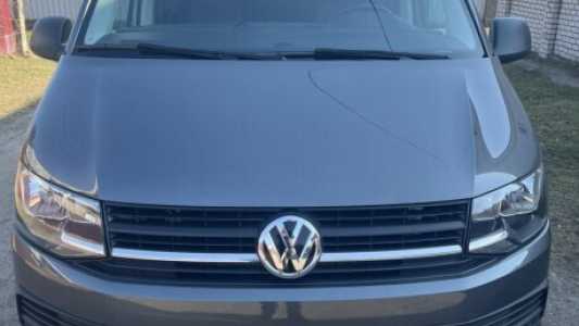 Volkswagen Multivan T6, 2019, пробег 120000 км Volkswagen Multivan T6, 2019, пробег 120000 км