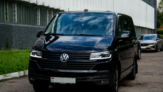 Volkswagen Multivan T6.1, 2020, пробег 132000 км Volkswagen Multivan T6.1, 2020, пробег 132000 км