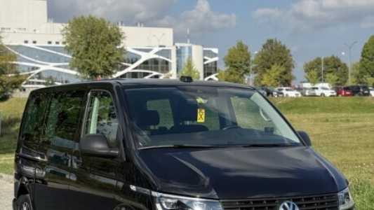Volkswagen Multivan T6.1, 2020, пробег 202000 км Volkswagen Multivan T6.1, 2020, пробег 202000 км