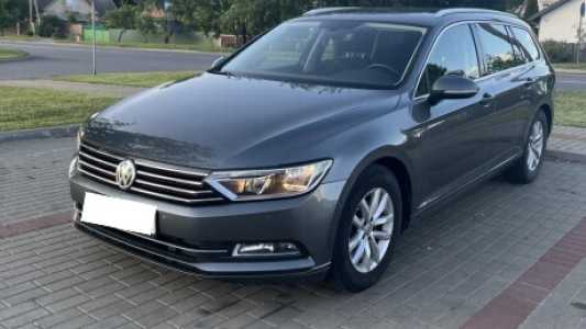Volkswagen Passat B8, 2017, пробег 285000 км Volkswagen Passat B8, 2017, пробег 285000 км
