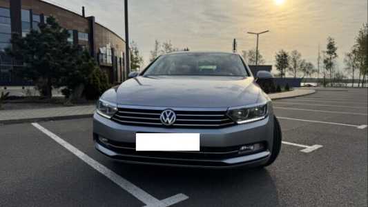 Volkswagen Passat B8, 2018, пробег 115000 км Volkswagen Passat B8, 2018, пробег 115000 км