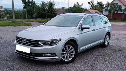 Volkswagen Passat B8, 2018, пробег 212000 км Volkswagen Passat B8, 2018, пробег 212000 км