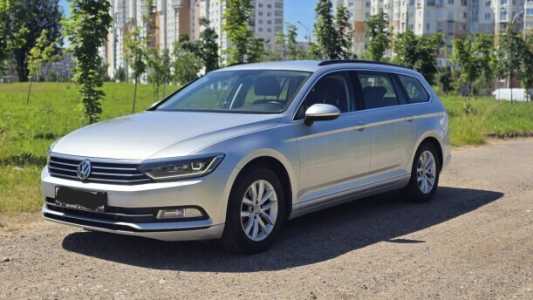 Volkswagen Passat B8, 2019, пробег 176000 км Volkswagen Passat B8, 2019, пробег 176000 км