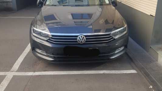 Volkswagen Passat B8, 2019, пробег 233000 км Volkswagen Passat B8, 2019, пробег 233000 км