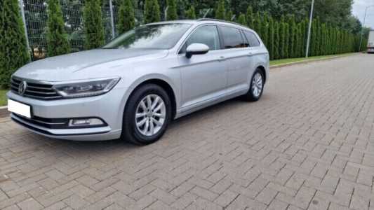 Volkswagen Passat B8, 2019, пробег 305000 км Volkswagen Passat B8, 2019, пробег 305000 км