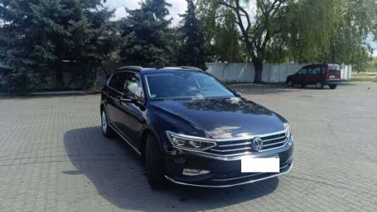 Volkswagen Passat B8 Рестайлинг, 2019, пробег 192000 км Volkswagen Passat B8 Рестайлинг, 2019, пробег 192000 км