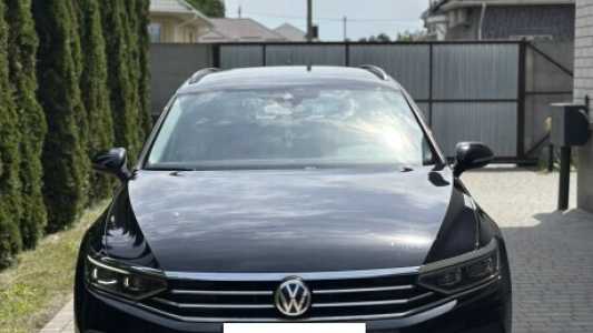 Volkswagen Passat B8 Рестайлинг, 2019, пробег 219700 км Volkswagen Passat B8 Рестайлинг, 2019, пробег 219700 км