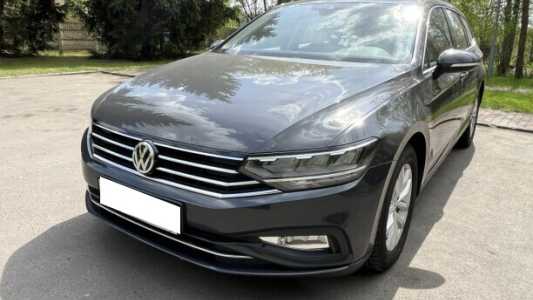 Volkswagen Passat B8 Рестайлинг, 2019, пробег 240000 км Volkswagen Passat B8 Рестайлинг, 2019, пробег 240000 км