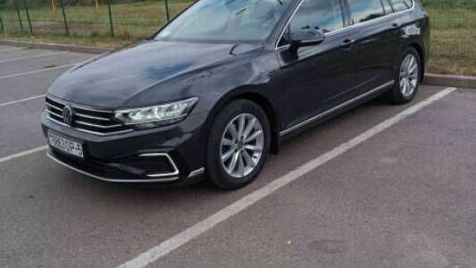 Volkswagen Passat B8 Рестайлинг, 2020, пробег 174000 км Volkswagen Passat B8 Рестайлинг, 2020, пробег 174000 км